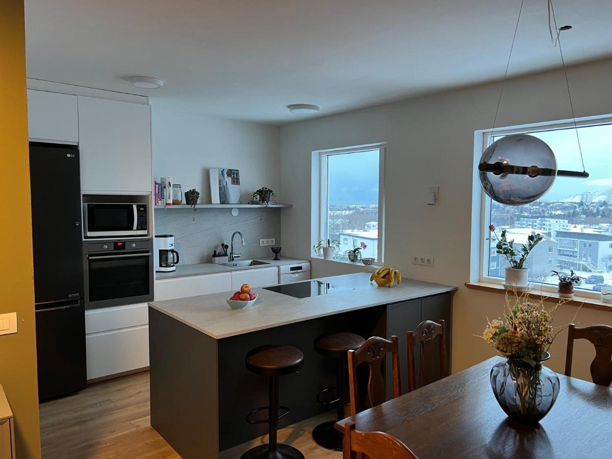 Jm Homestay - A Cozy Two Bedroom Apartment レイキャヴィーク エクステリア 写真