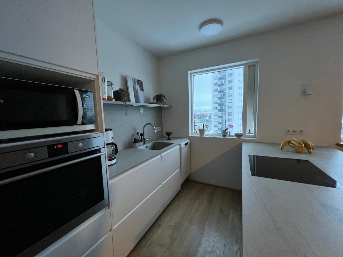 Jm Homestay - A Cozy Two Bedroom Apartment レイキャヴィーク エクステリア 写真