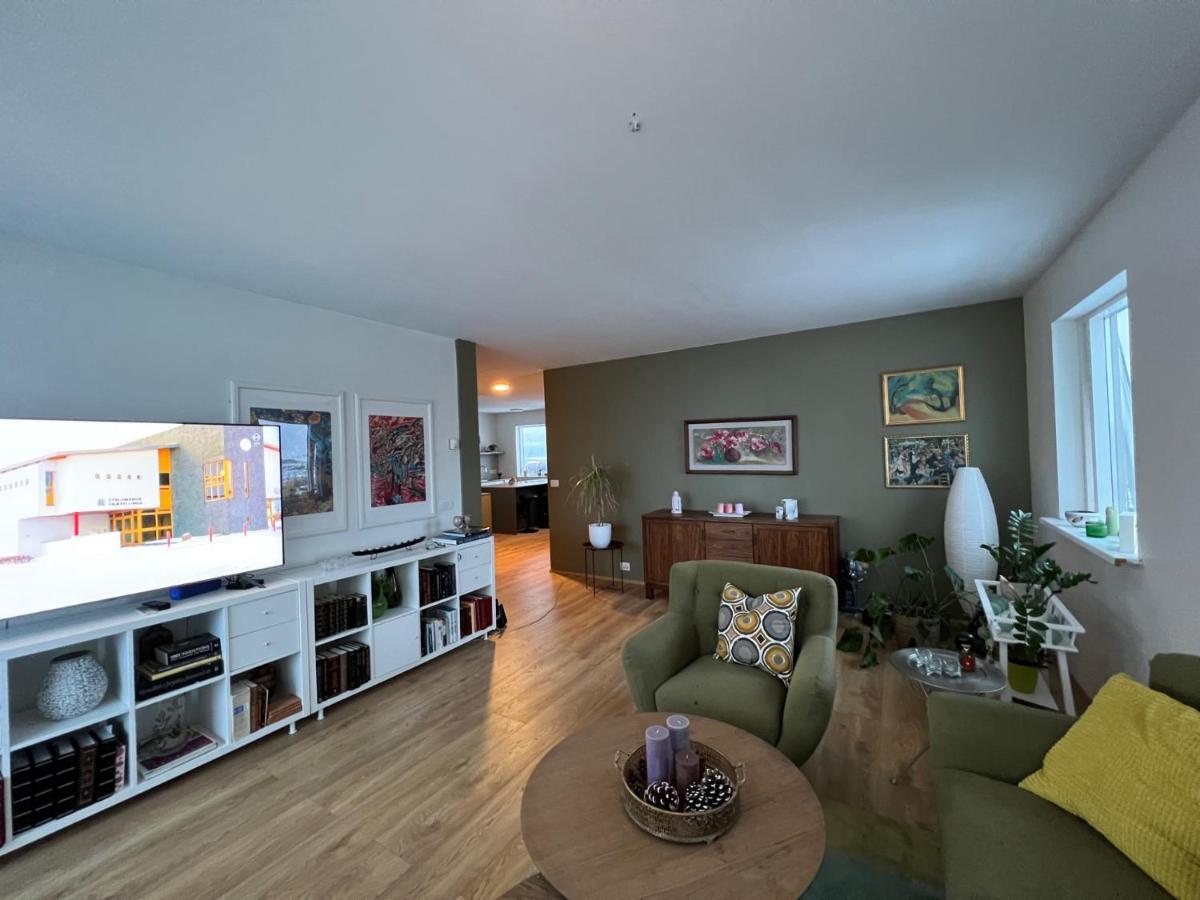 Jm Homestay - A Cozy Two Bedroom Apartment レイキャヴィーク エクステリア 写真